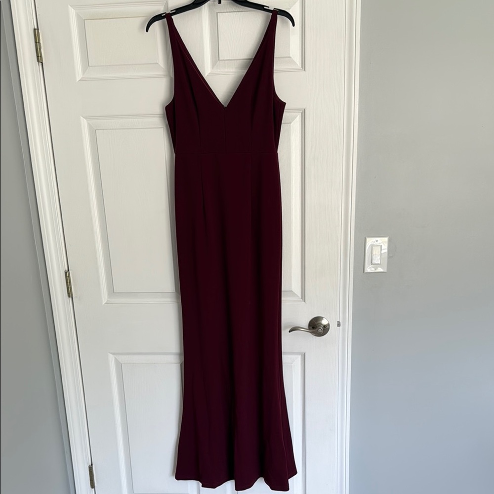 Lulu's Red Sleeveless V-Neck Gown